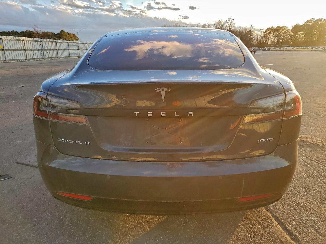 2018 TESLA MODEL S photo 6