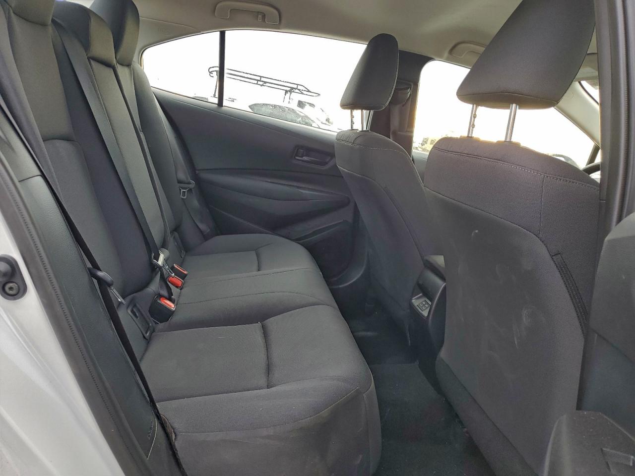 2025 TOYOTA COROLLA LE photo 10