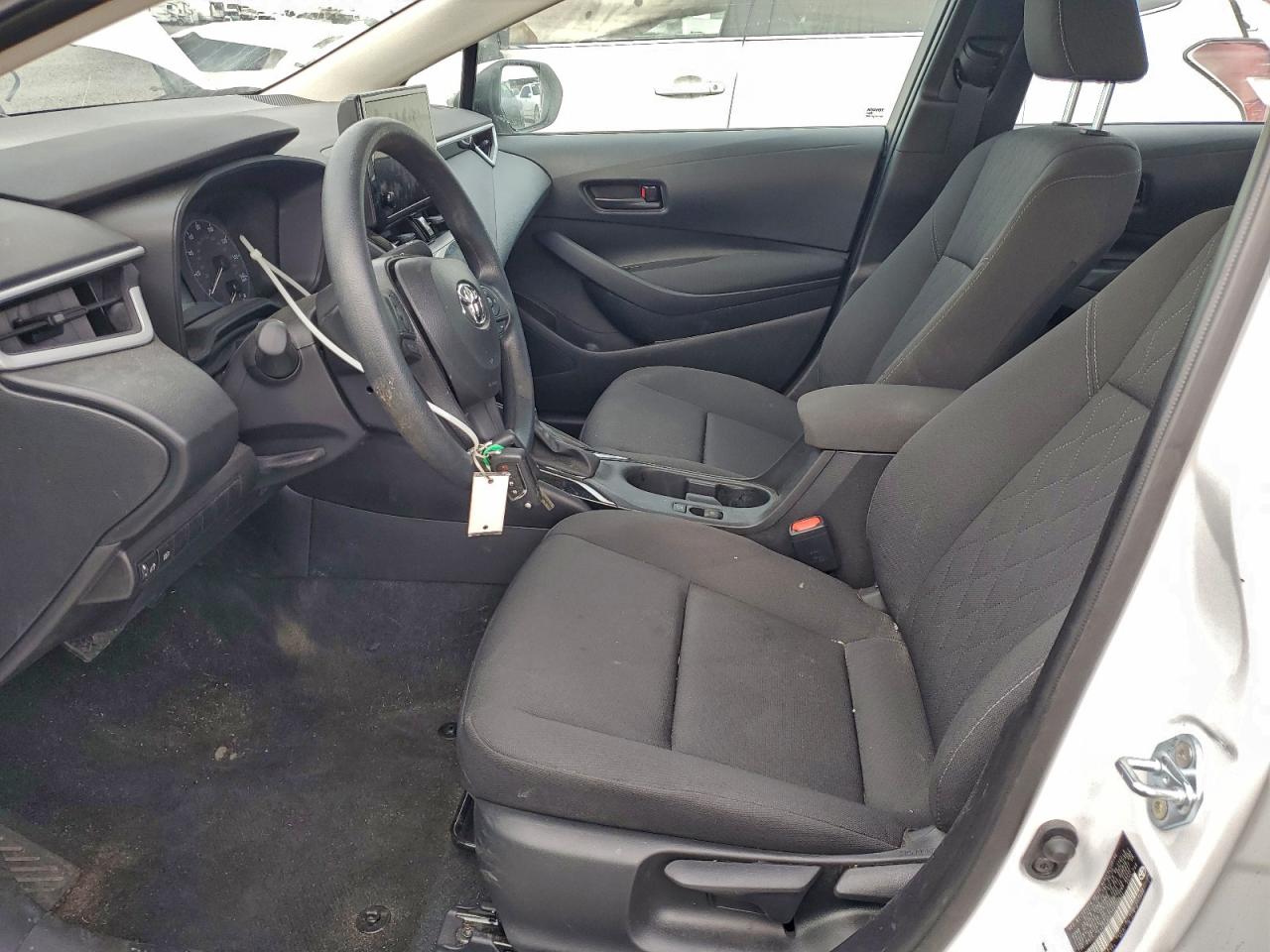 2025 TOYOTA COROLLA LE photo 7