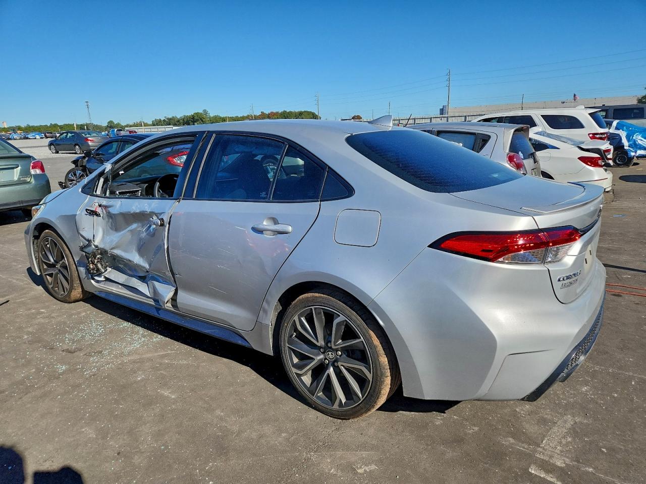 2020 TOYOTA COROLLA SE photo 2
