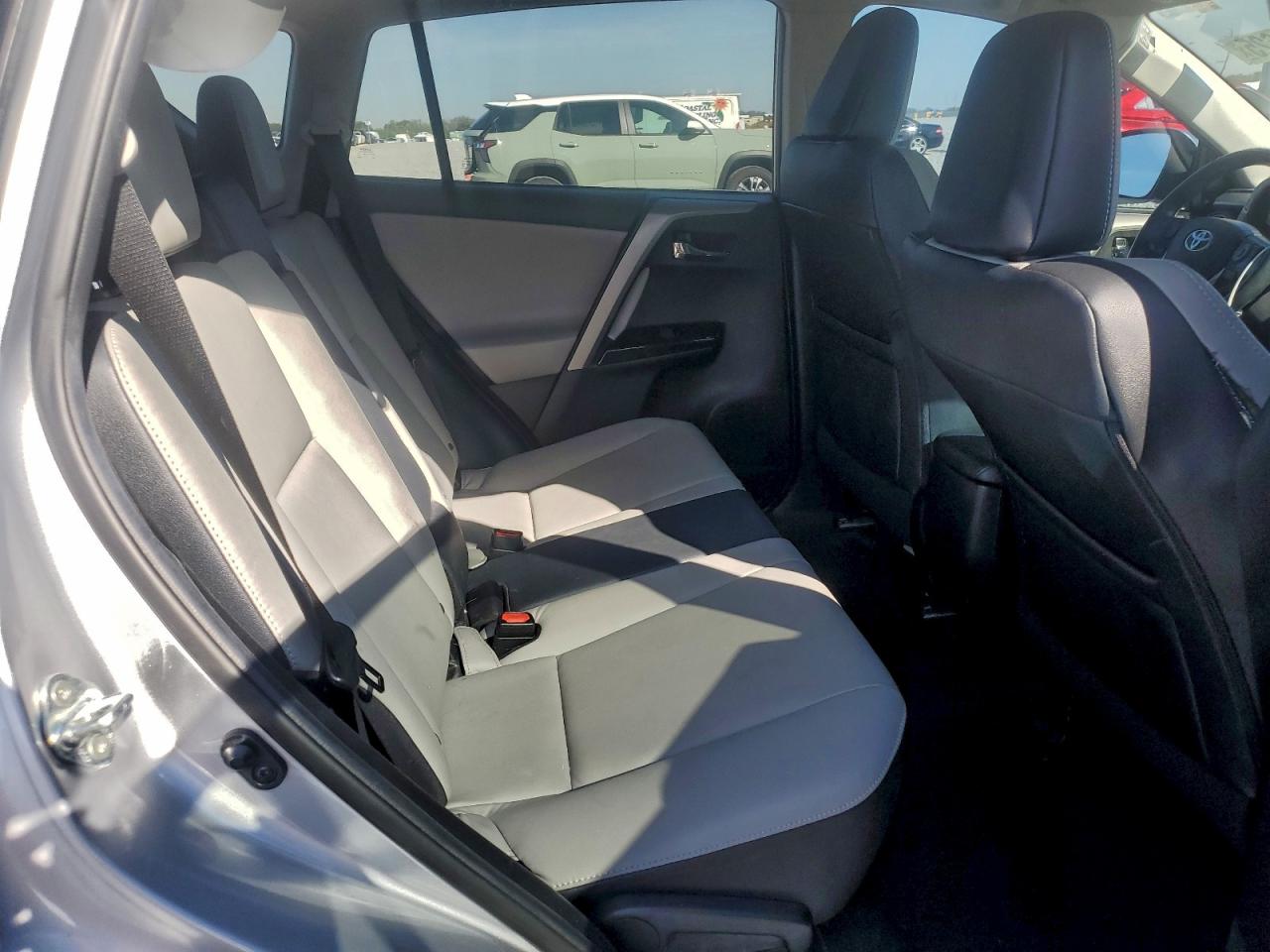 2018 TOYOTA RAV4 LIMITED photo 10