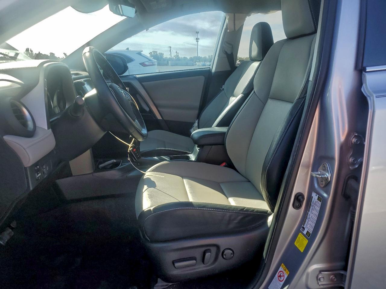 2018 TOYOTA RAV4 LIMITED photo 7