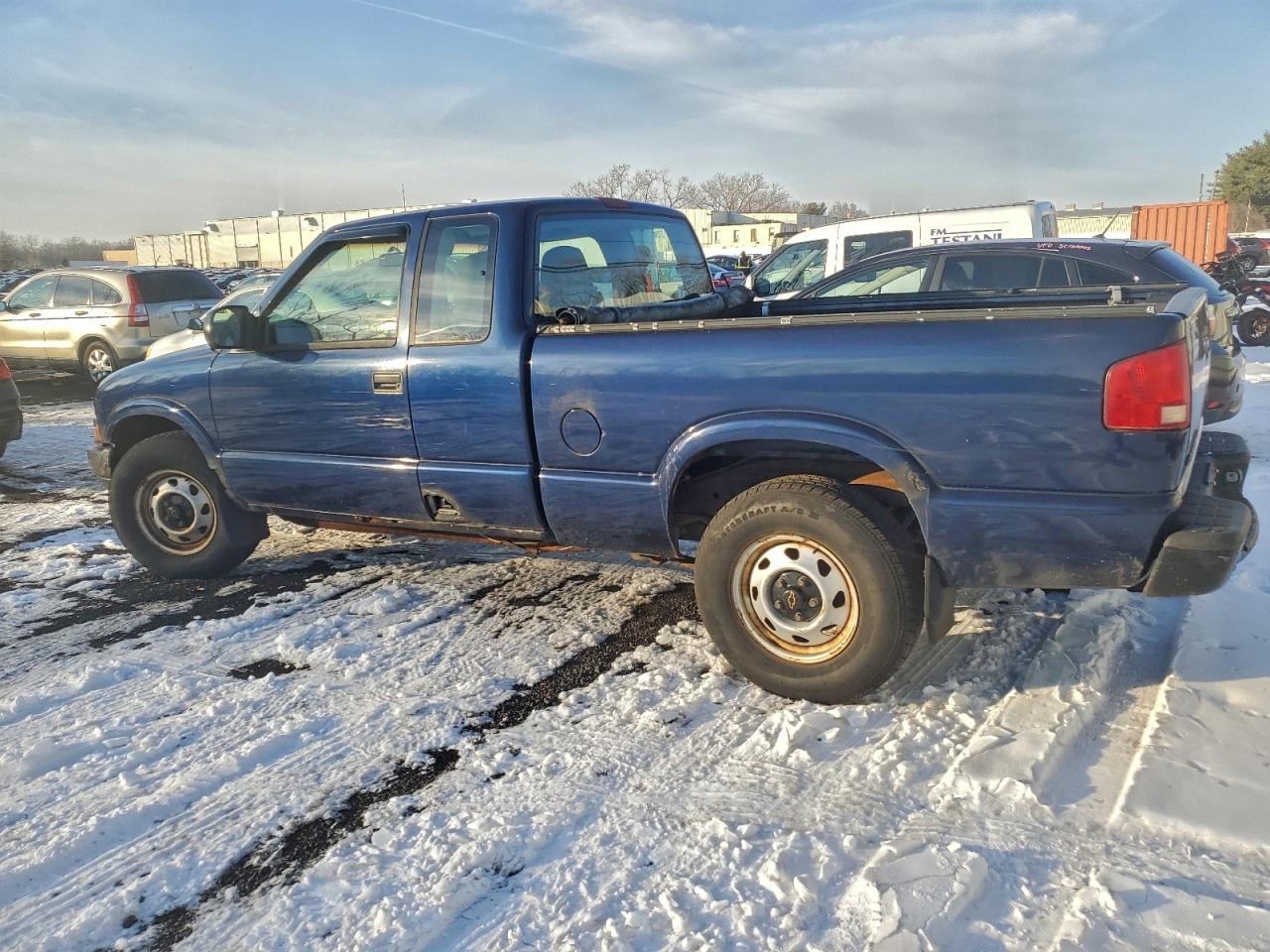2003 CHEVROLET S TRUCK S10 photo 2