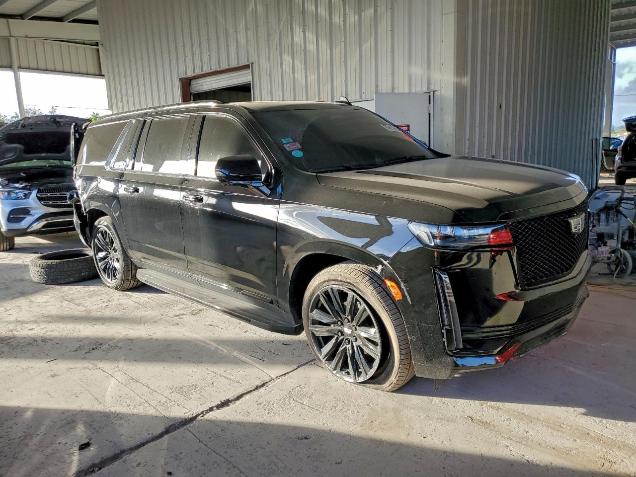 2021 CADILLAC ESCALADE ESV SPORT PLATINUM photo 4