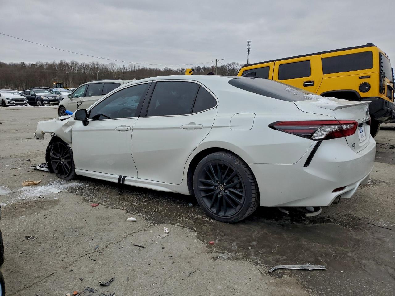 2021 TOYOTA CAMRY photo 3