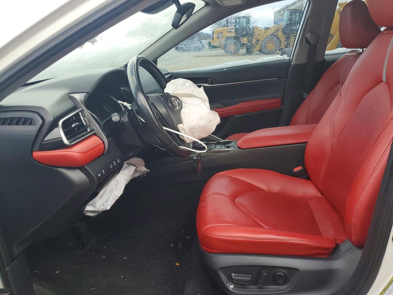 2021 TOYOTA CAMRY photo 13