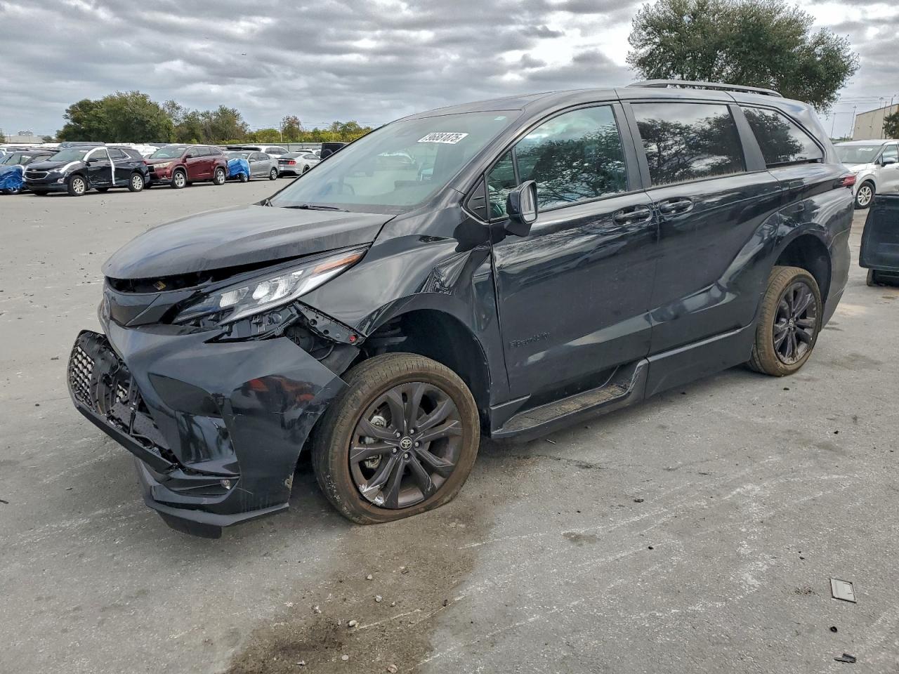 2025 TOYOTA SIENNA