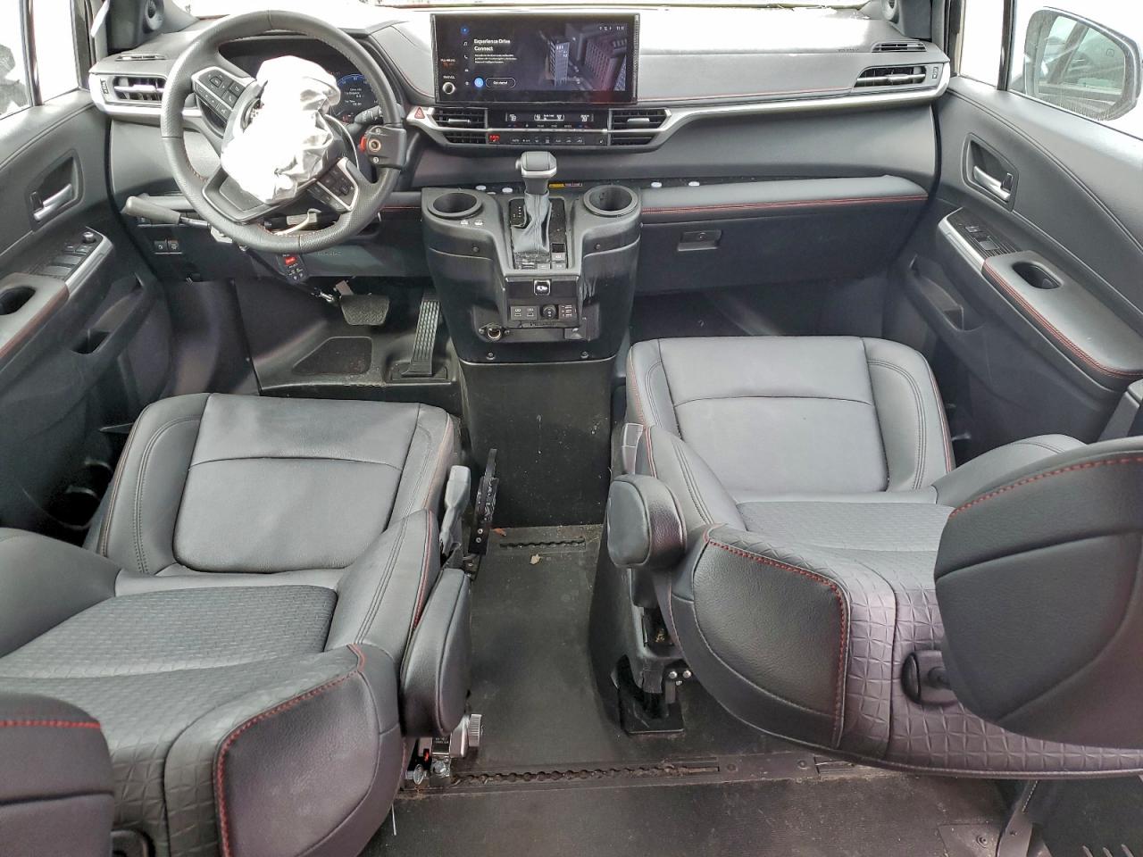 2025 TOYOTA SIENNA XSE photo 8