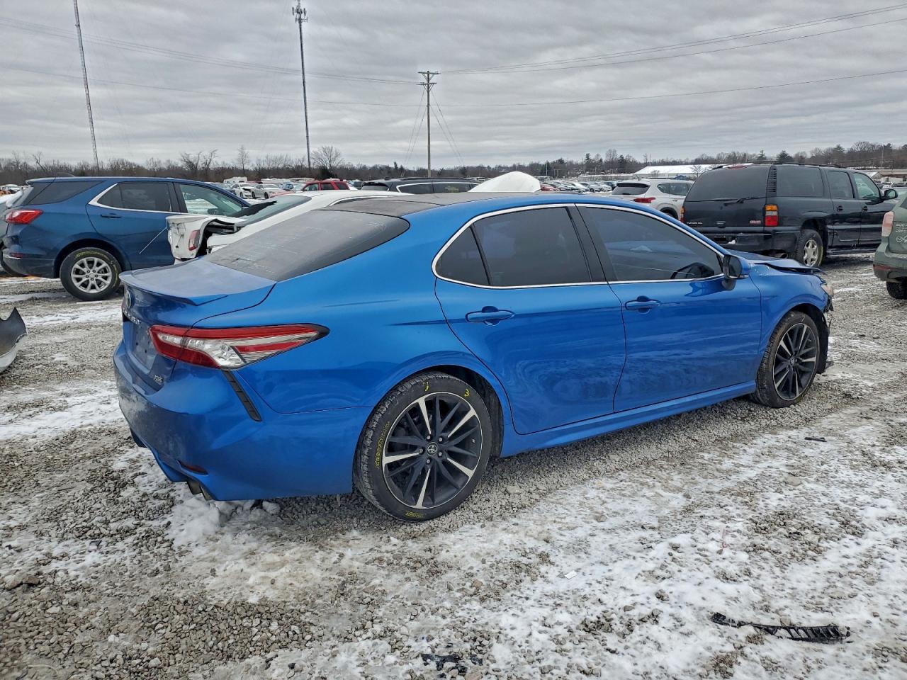 2018 TOYOTA CAMRY XSE photo 3