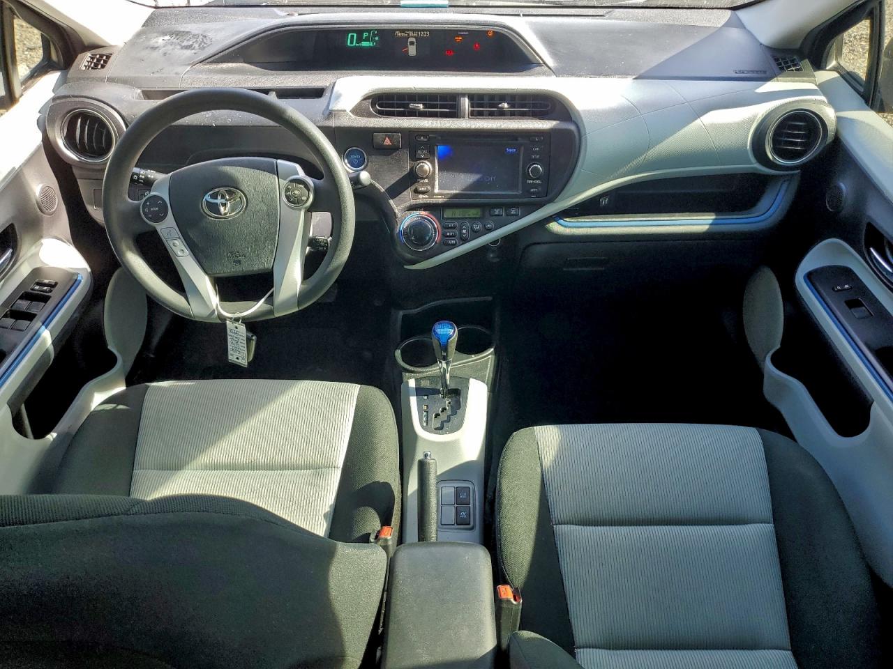 2012 TOYOTA PRIUS C photo 8