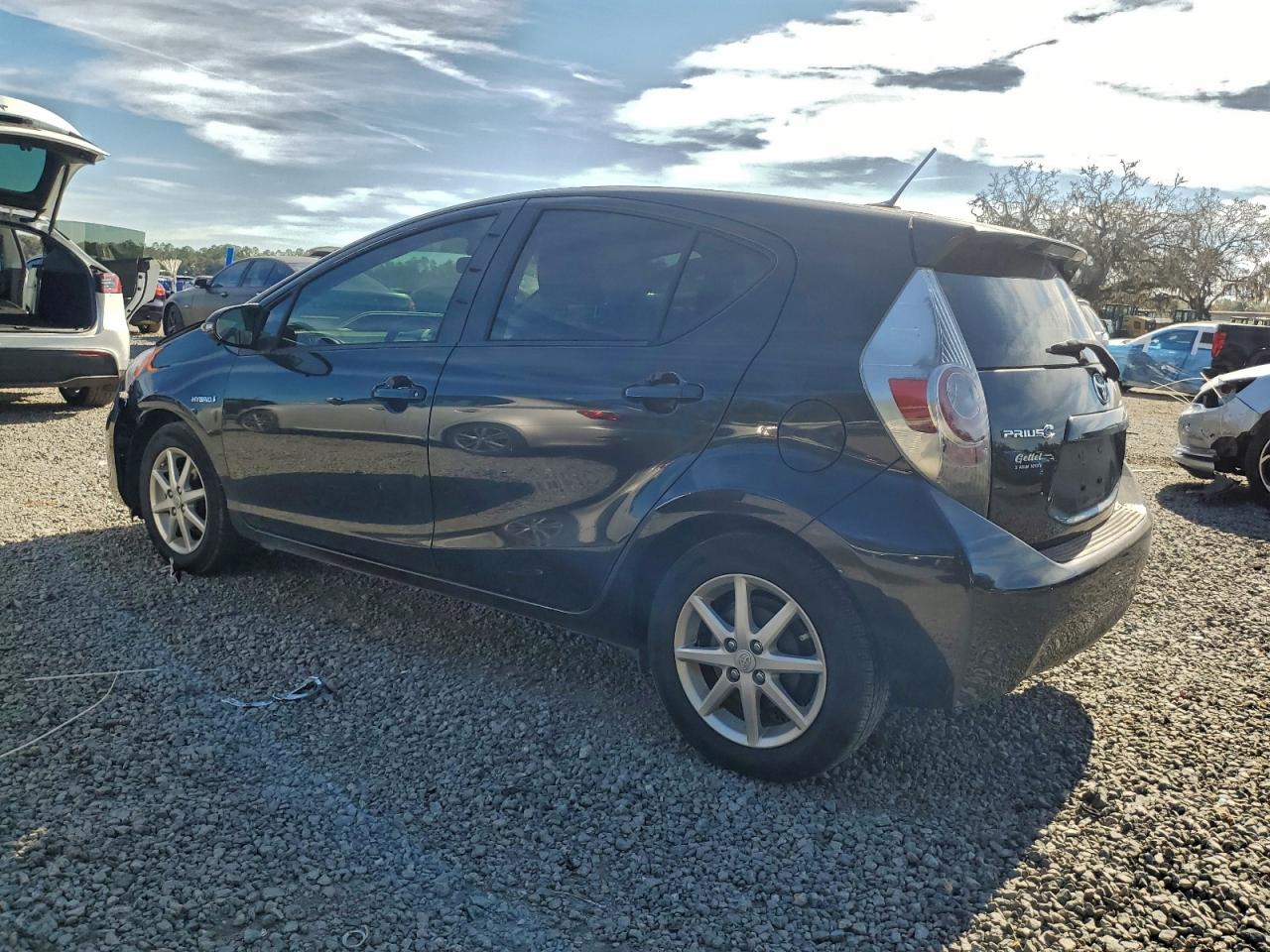 2012 TOYOTA PRIUS C photo 2