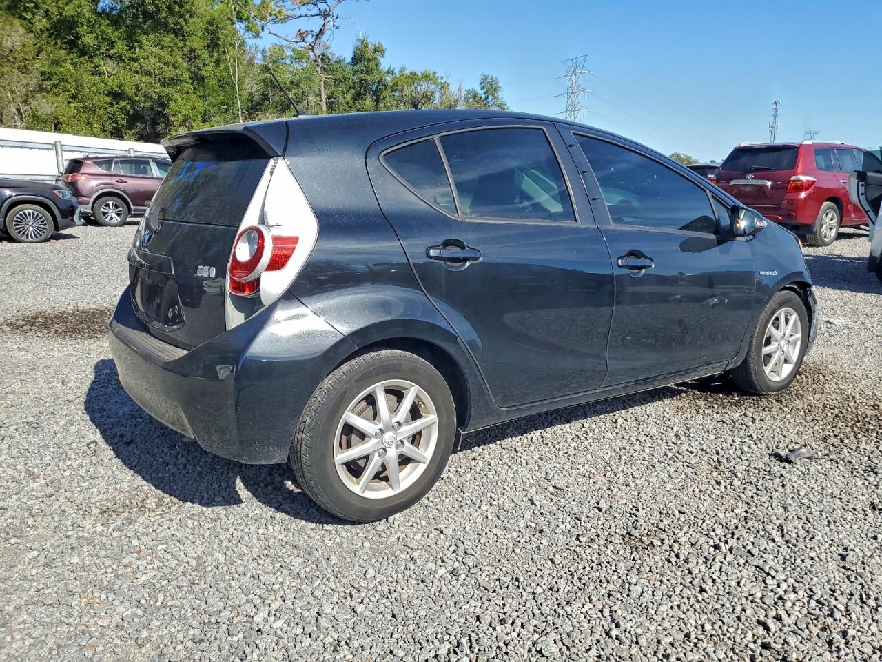 2012 TOYOTA PRIUS C photo 3
