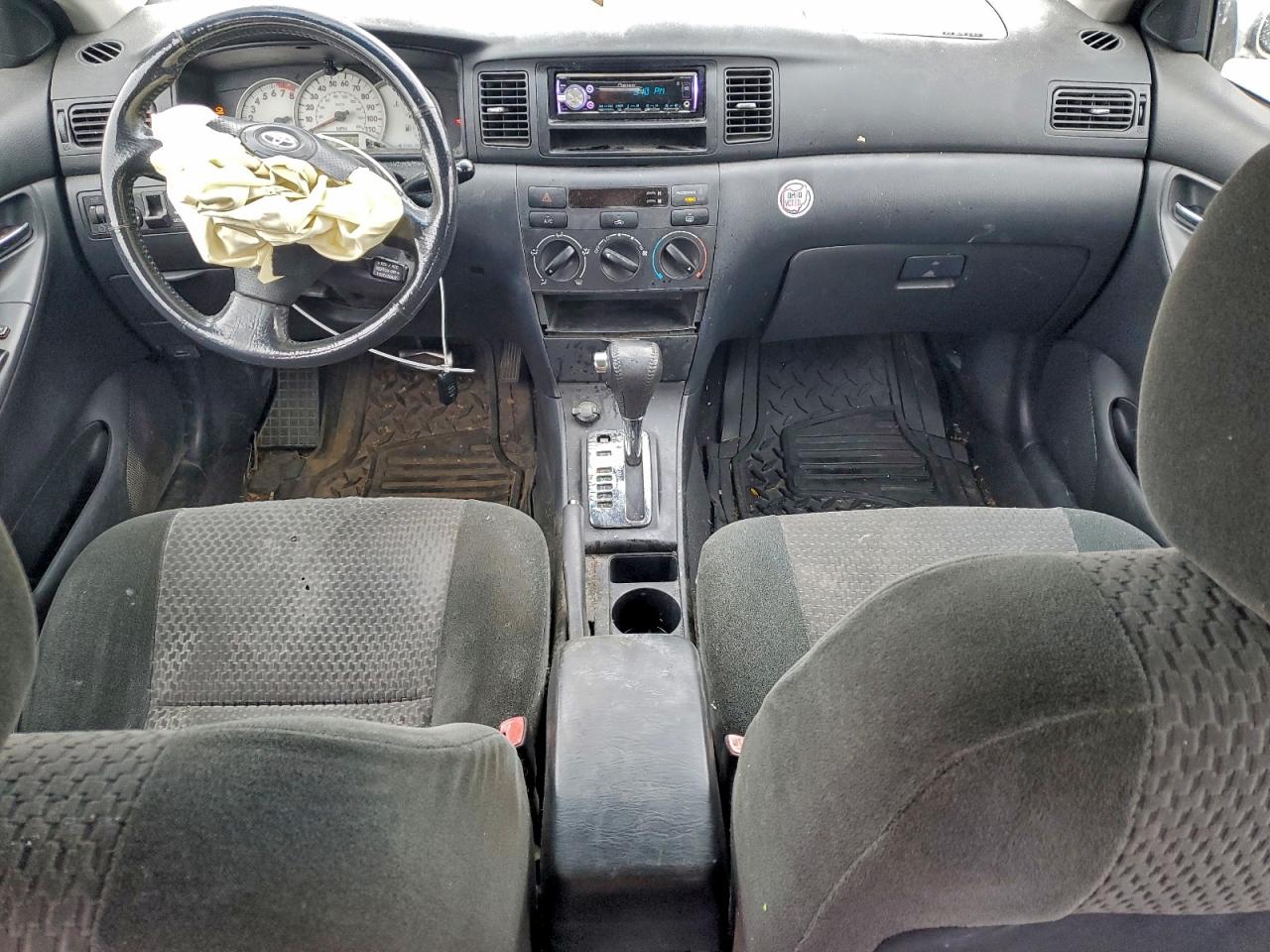 2005 TOYOTA COROLLA CE photo 8