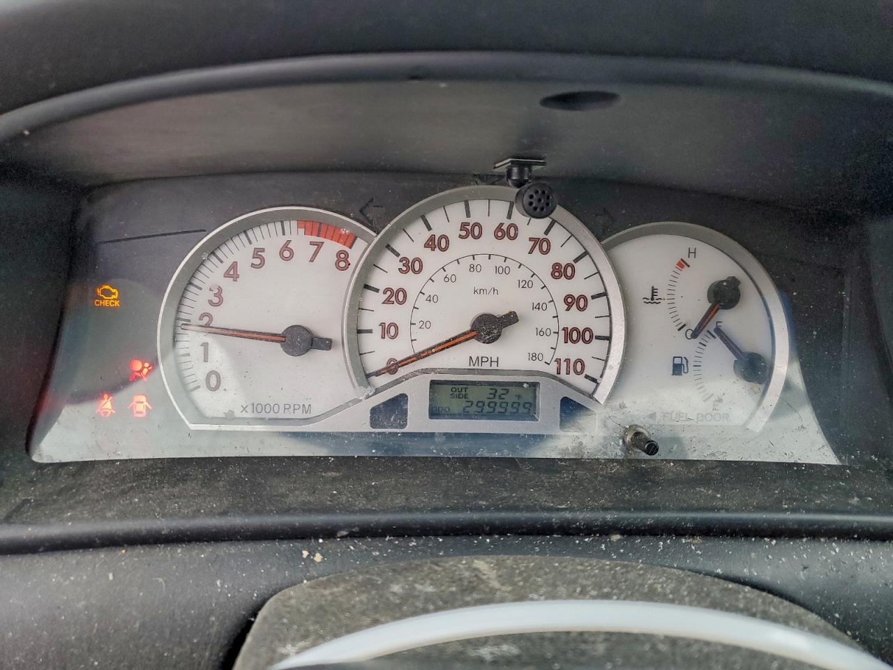 2005 TOYOTA COROLLA CE photo 9
