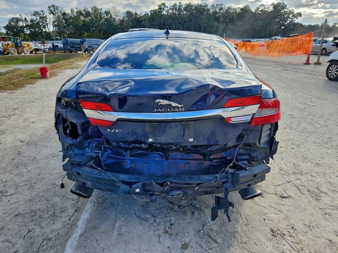 2015 JAGUAR XF 2.0T PREMIUM photo 6