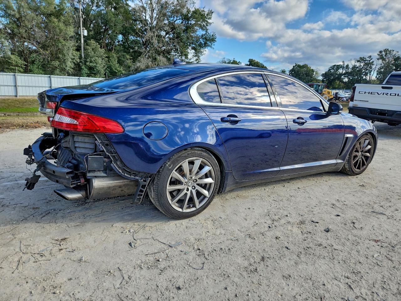2015 JAGUAR XF 2.0T PREMIUM photo 3