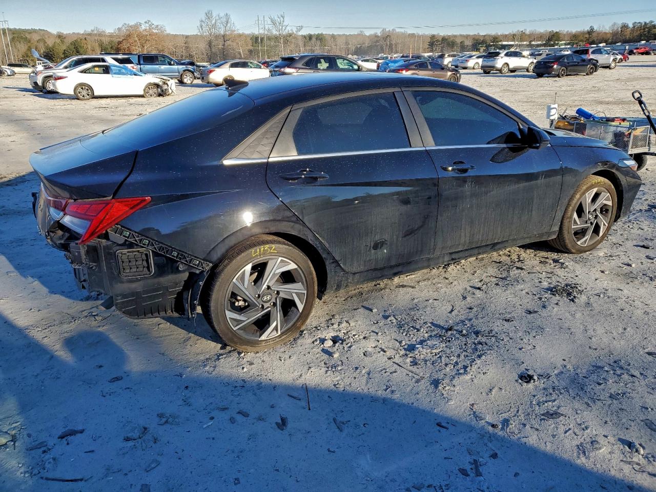 2025 HYUNDAI ELANTRA SEL photo 3