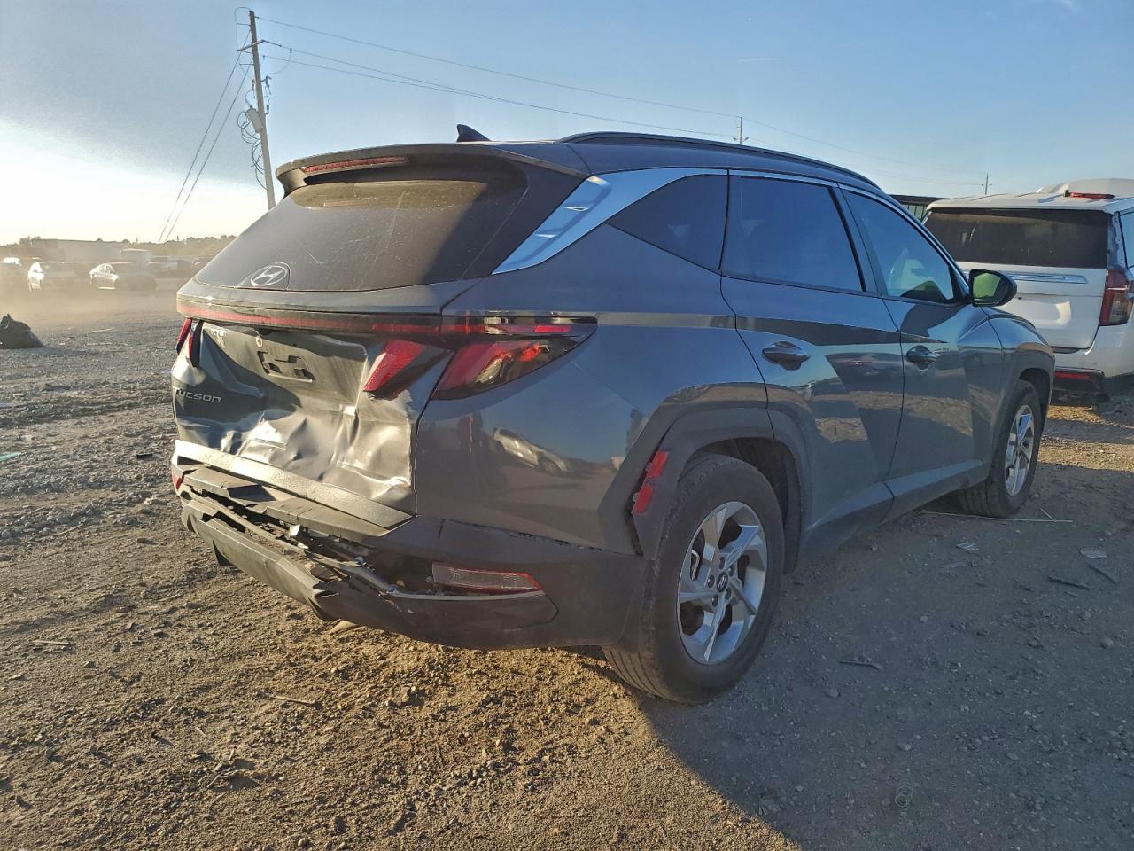 2024 HYUNDAI TUCSON SEL photo 3