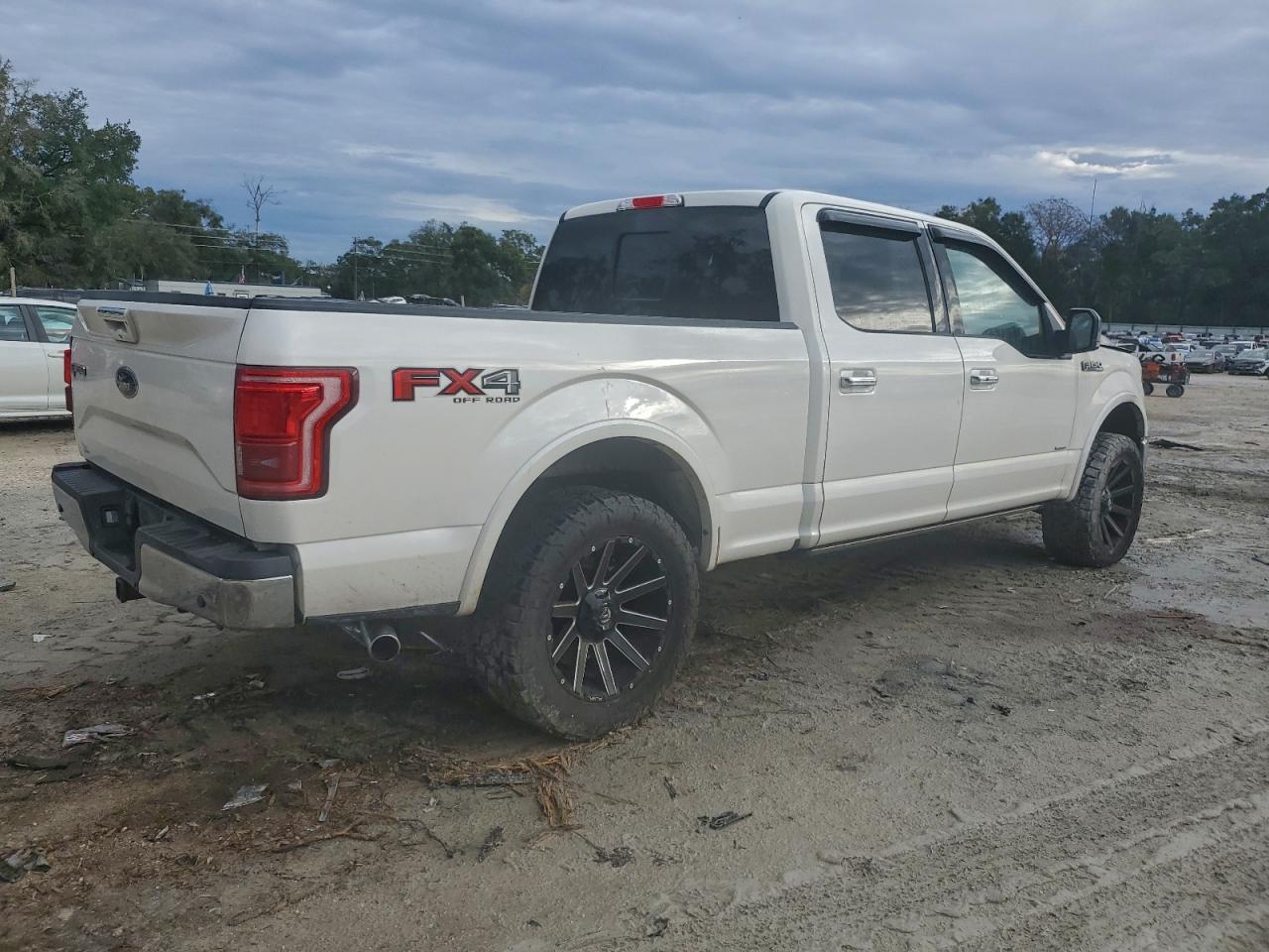 2015 FORD F150 SUPERCREW photo 3