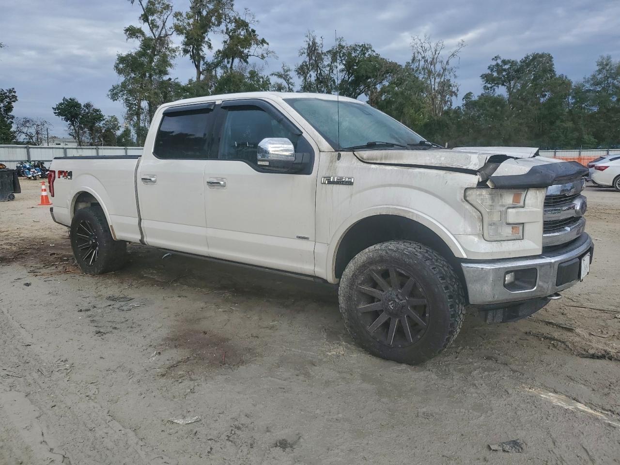 2015 FORD F150 SUPERCREW photo 4