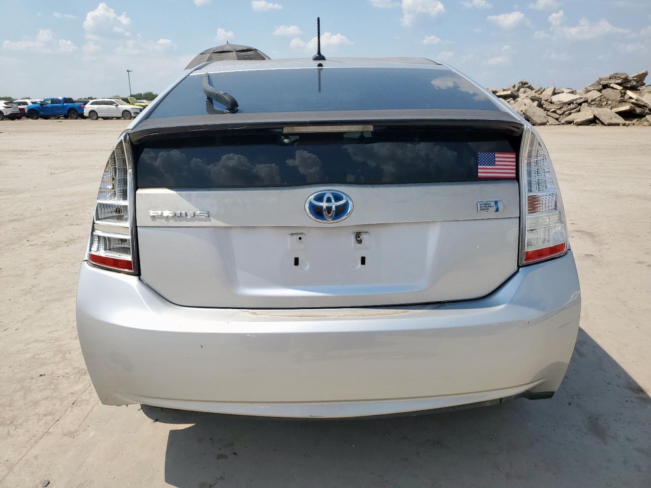 2010 TOYOTA PRIUS photo 6