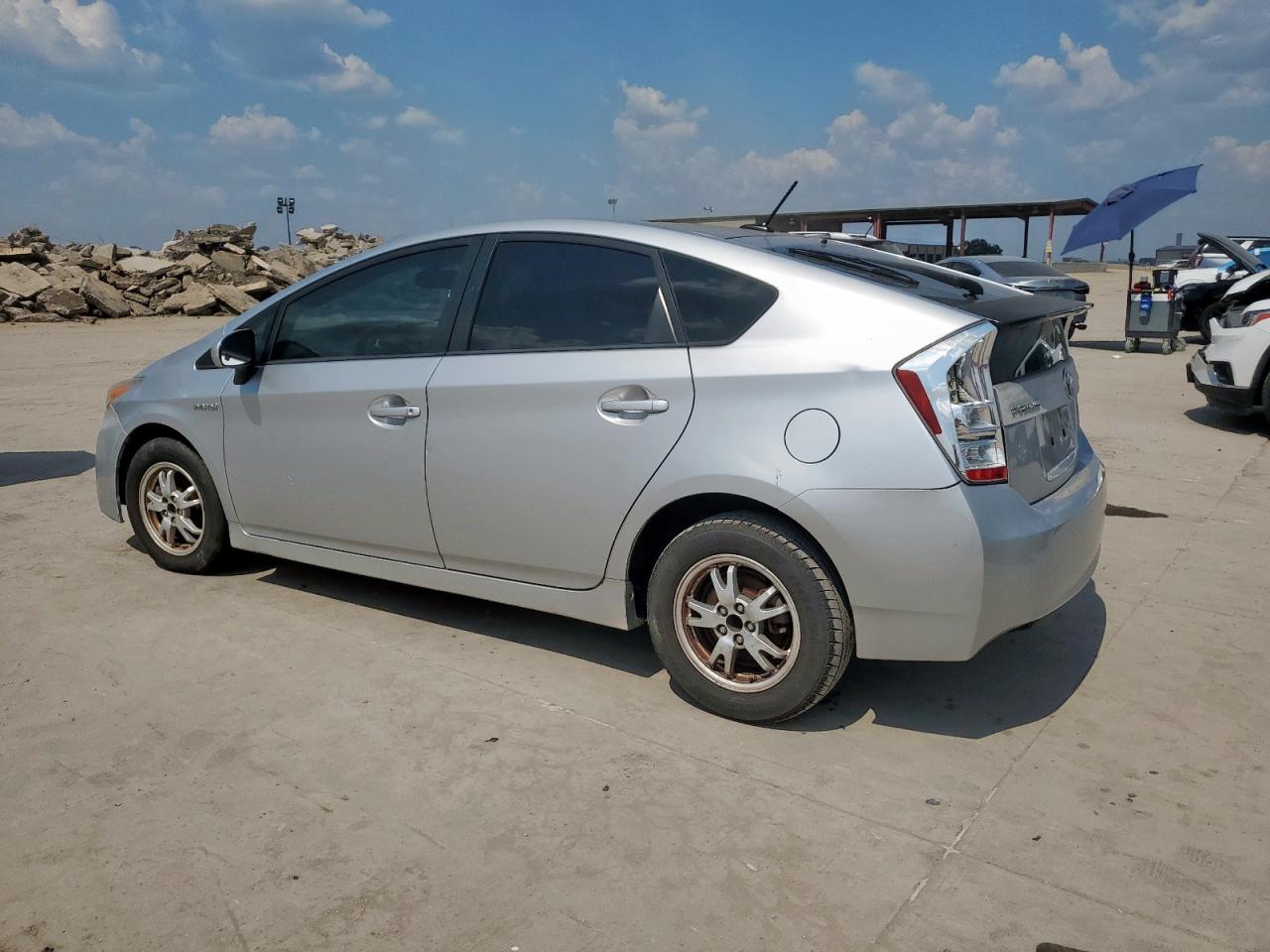 2010 TOYOTA PRIUS photo 2