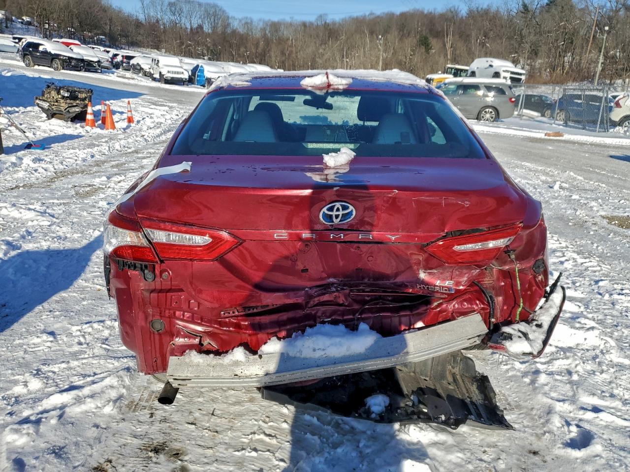 2019 TOYOTA CAMRY LE photo 6