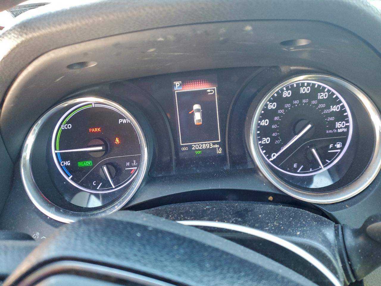 2019 TOYOTA CAMRY LE photo 9