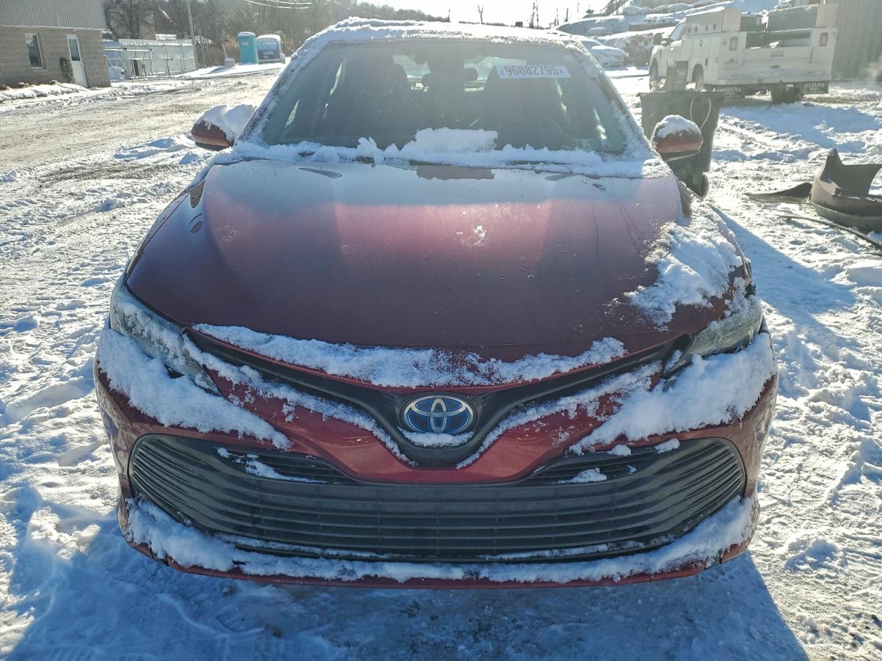 2019 TOYOTA CAMRY LE photo 5