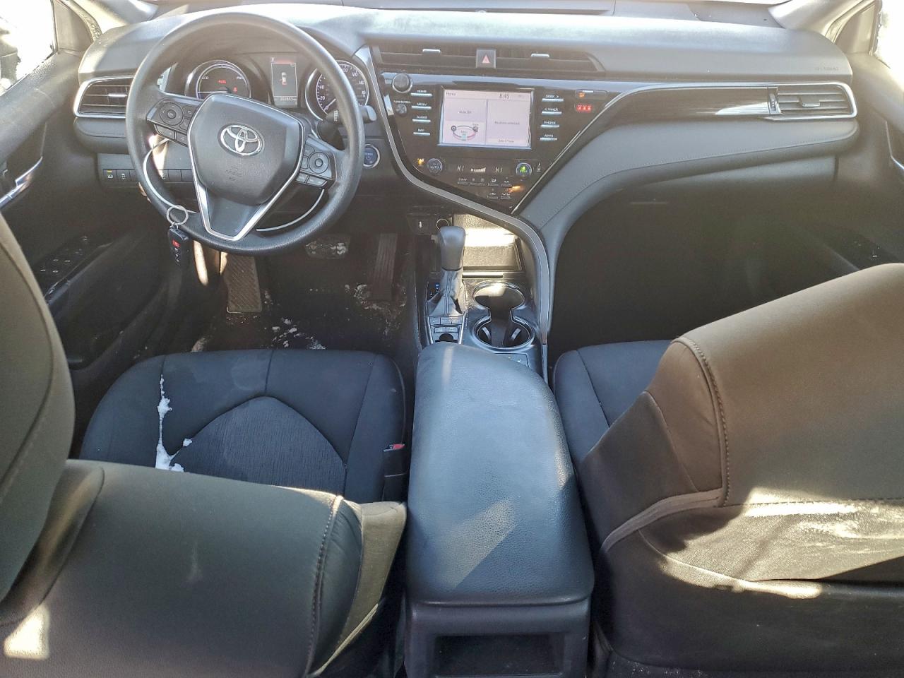2019 TOYOTA CAMRY LE photo 8
