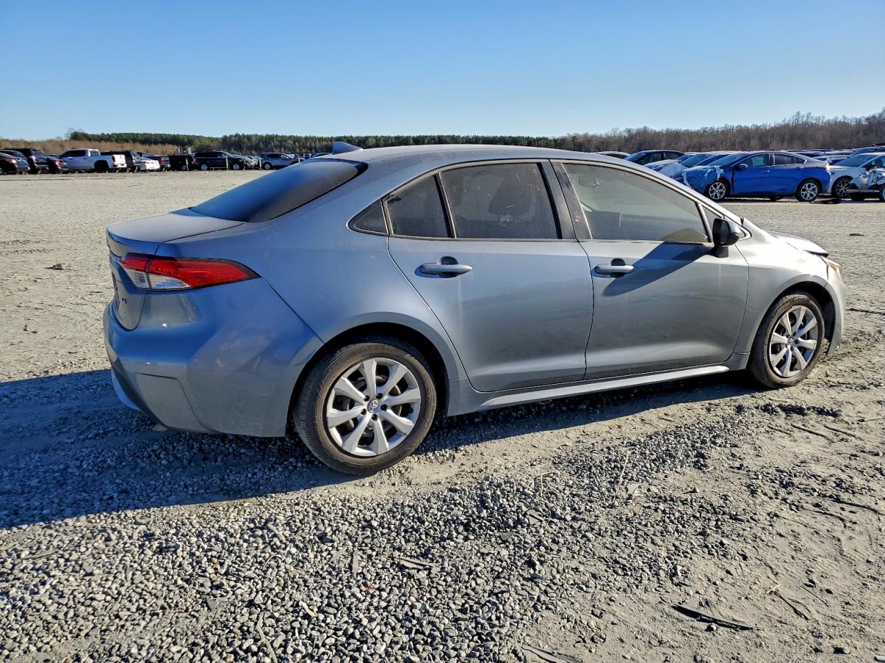 2021 TOYOTA COROLLA LE photo 3