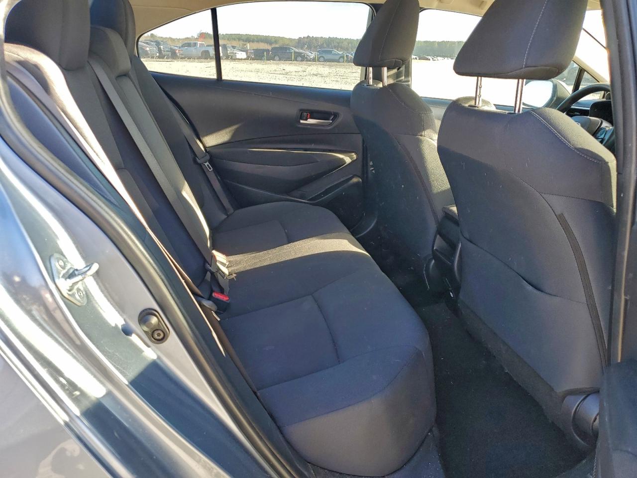 2021 TOYOTA COROLLA LE photo 10