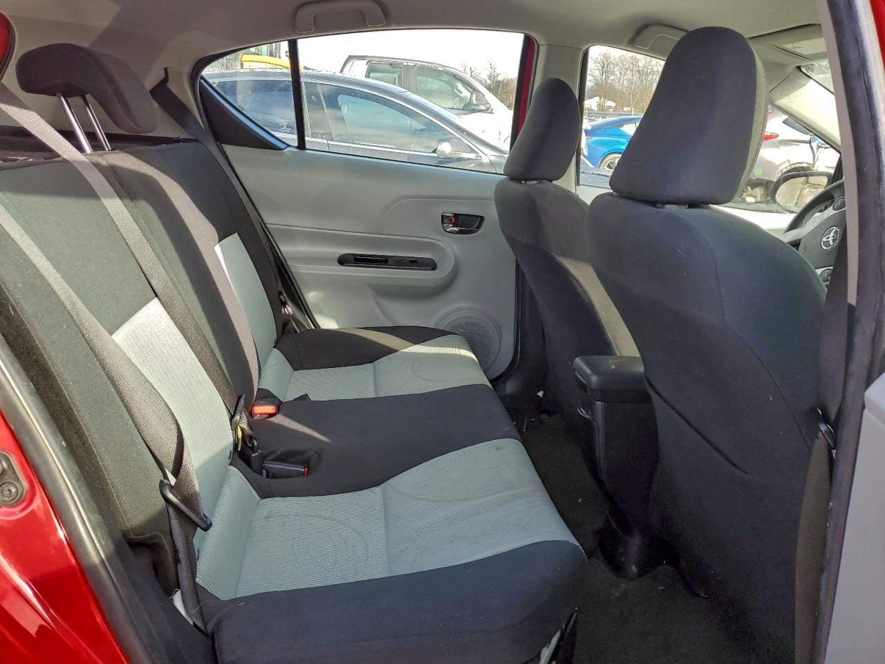 2014 TOYOTA PRIUS C photo 10