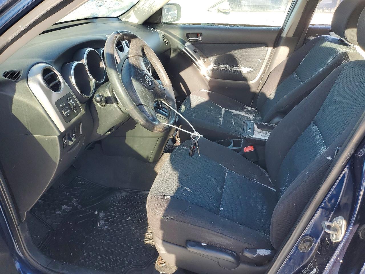 2005 TOYOTA COROLLA MATRIX XR photo 7
