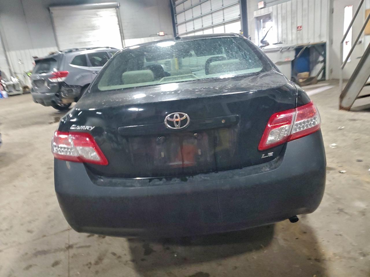2011 TOYOTA CAMRY BASE photo 6