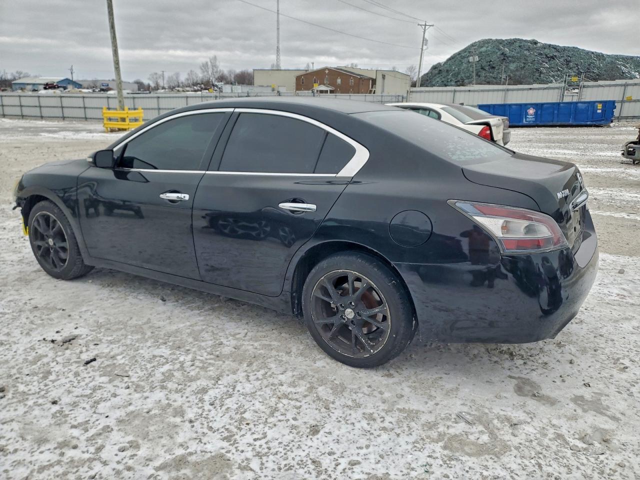 2013 NISSAN MAXIMA S photo 2