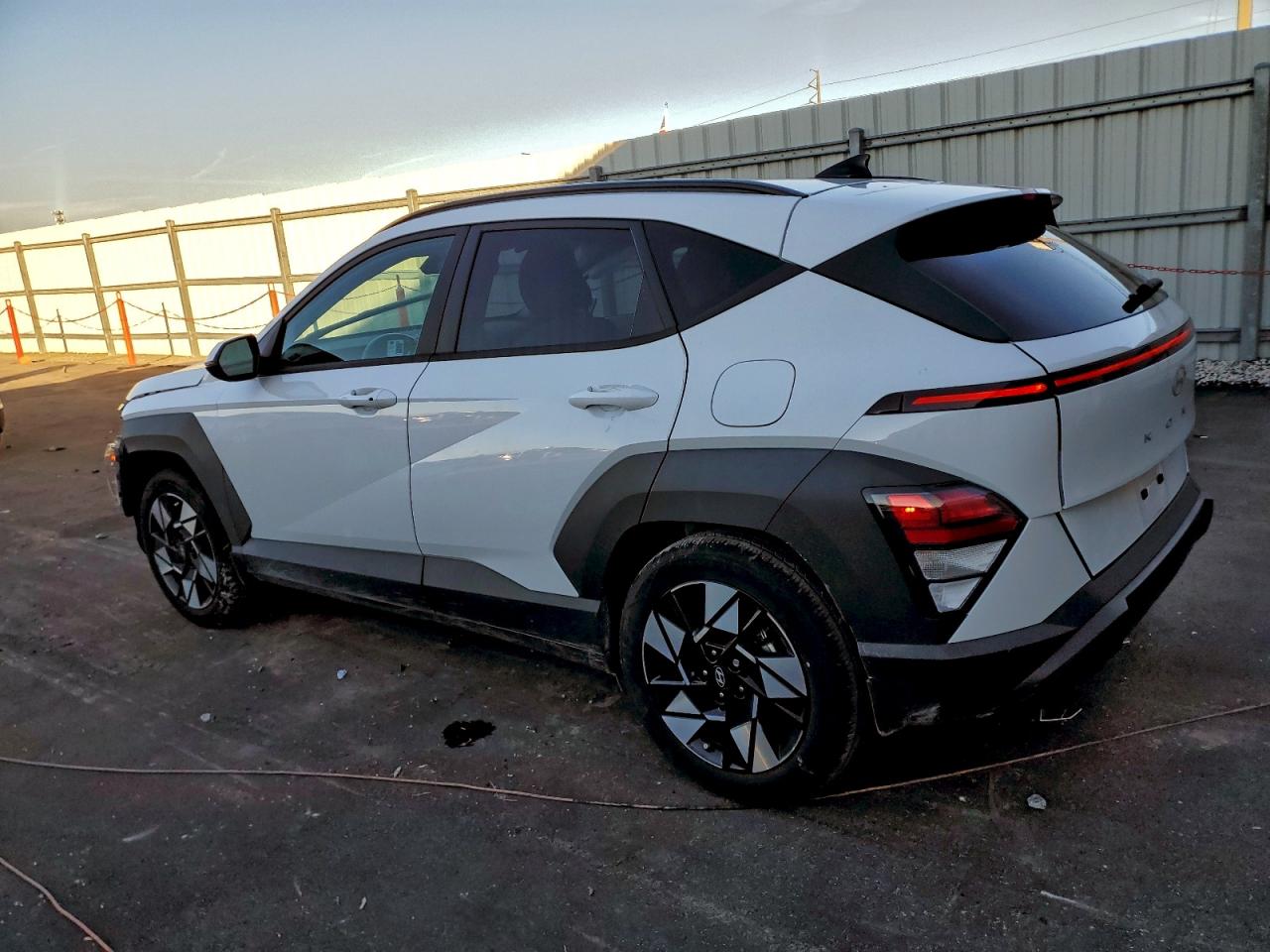 2024 HYUNDAI KONA SEL photo 2