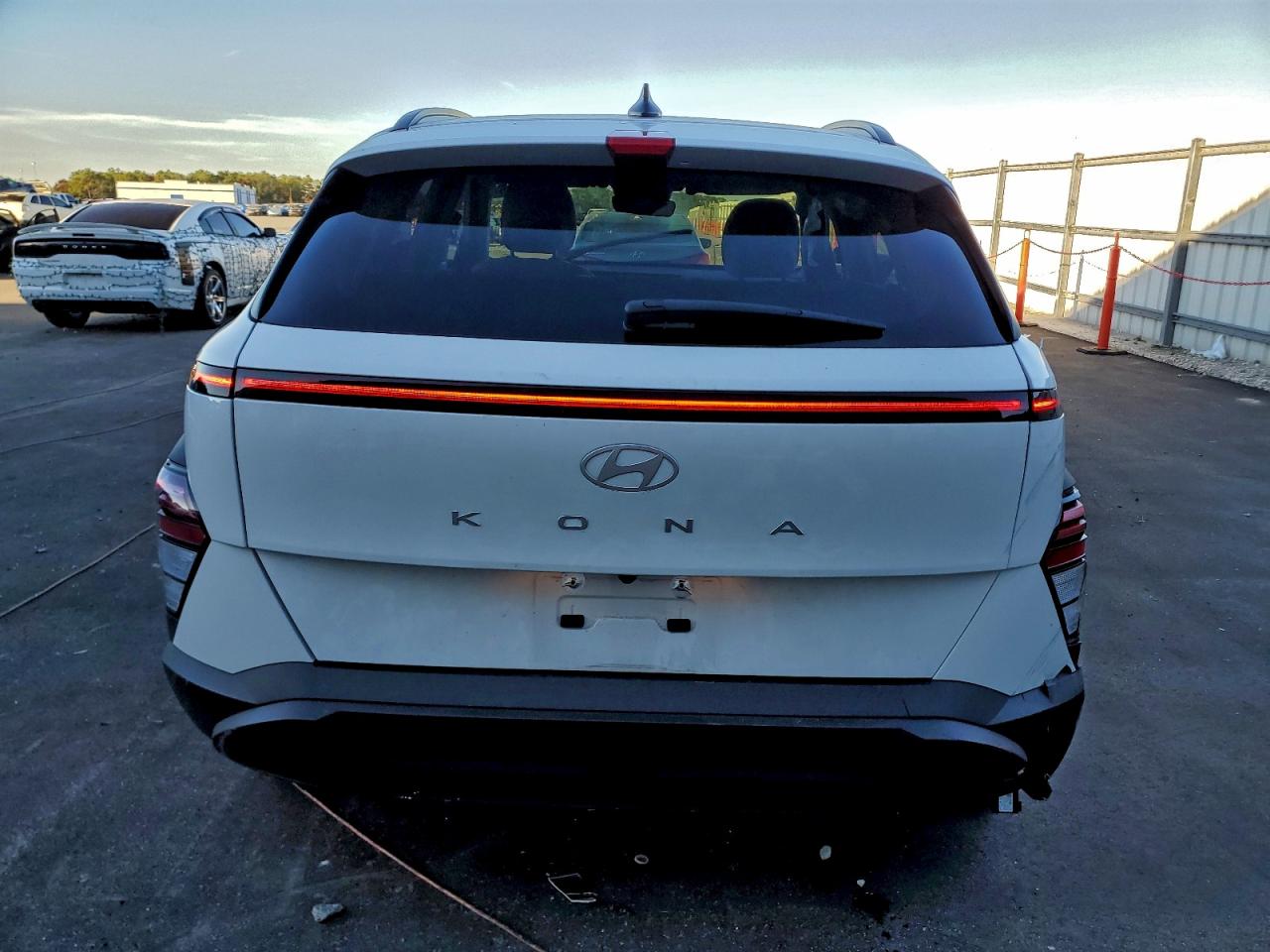 2024 HYUNDAI KONA SEL photo 6