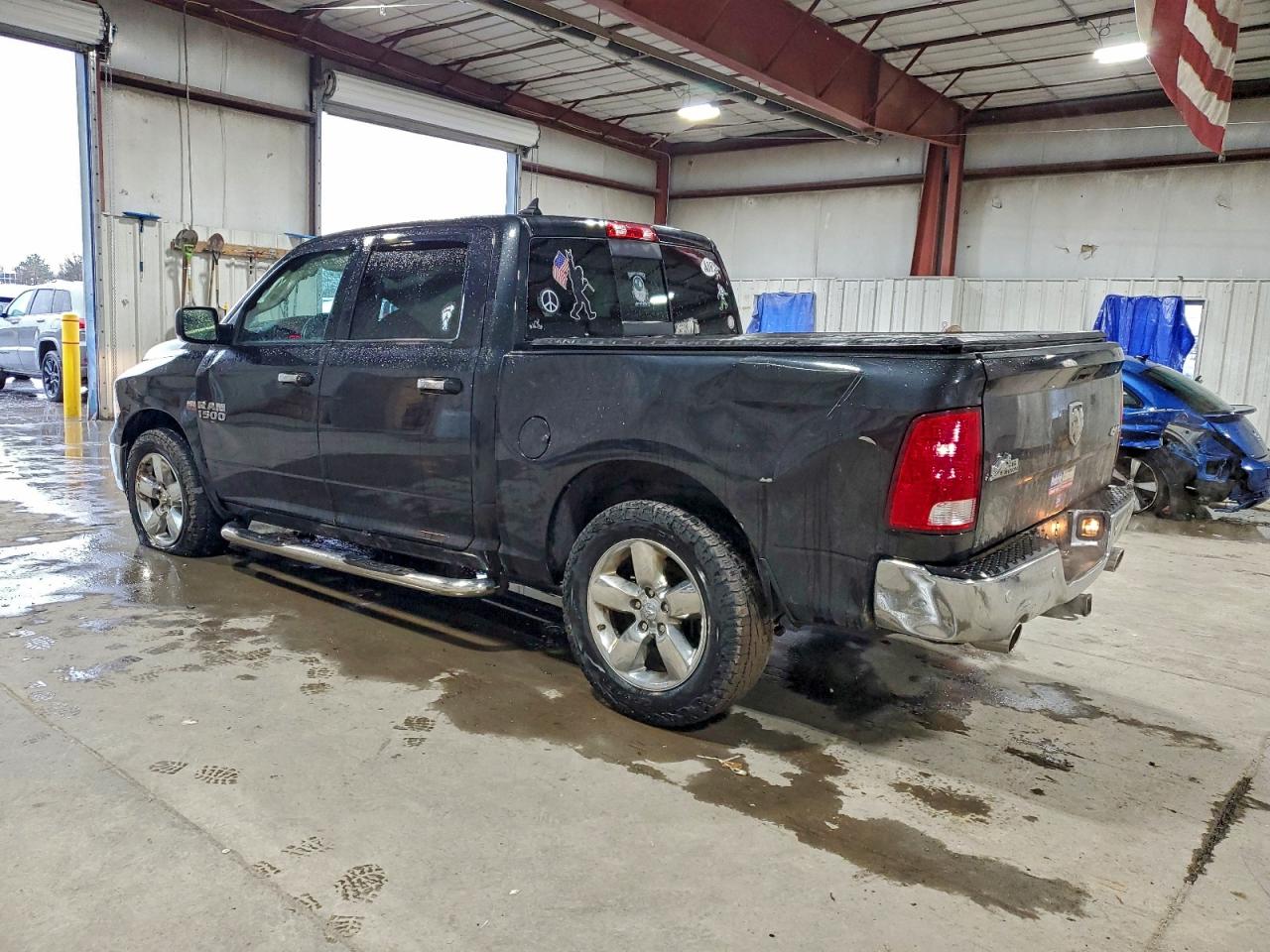 2017 RAM 1500 SLT photo 2