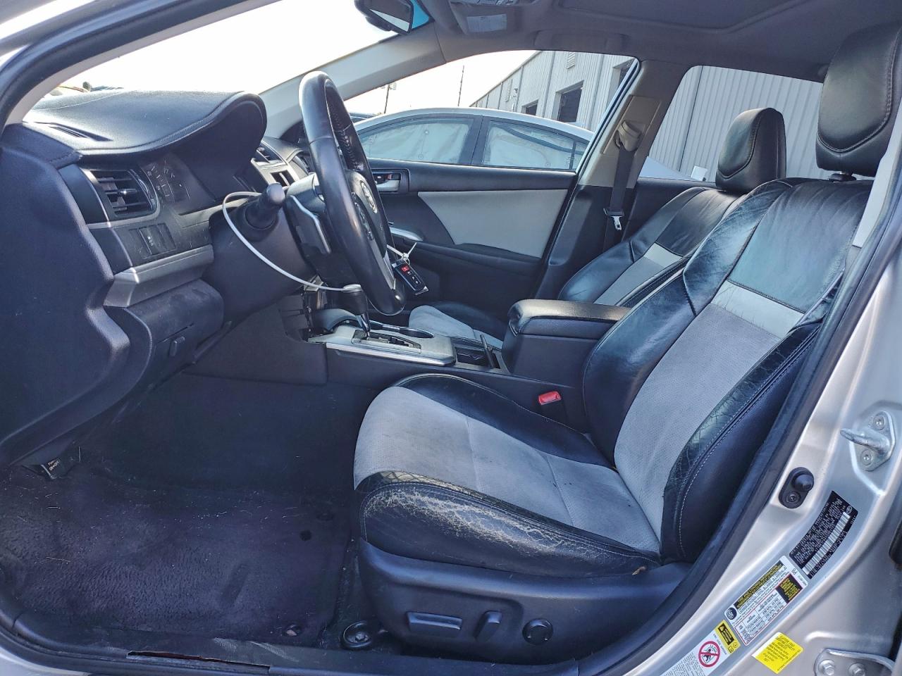 2012 TOYOTA CAMRY SE photo 7