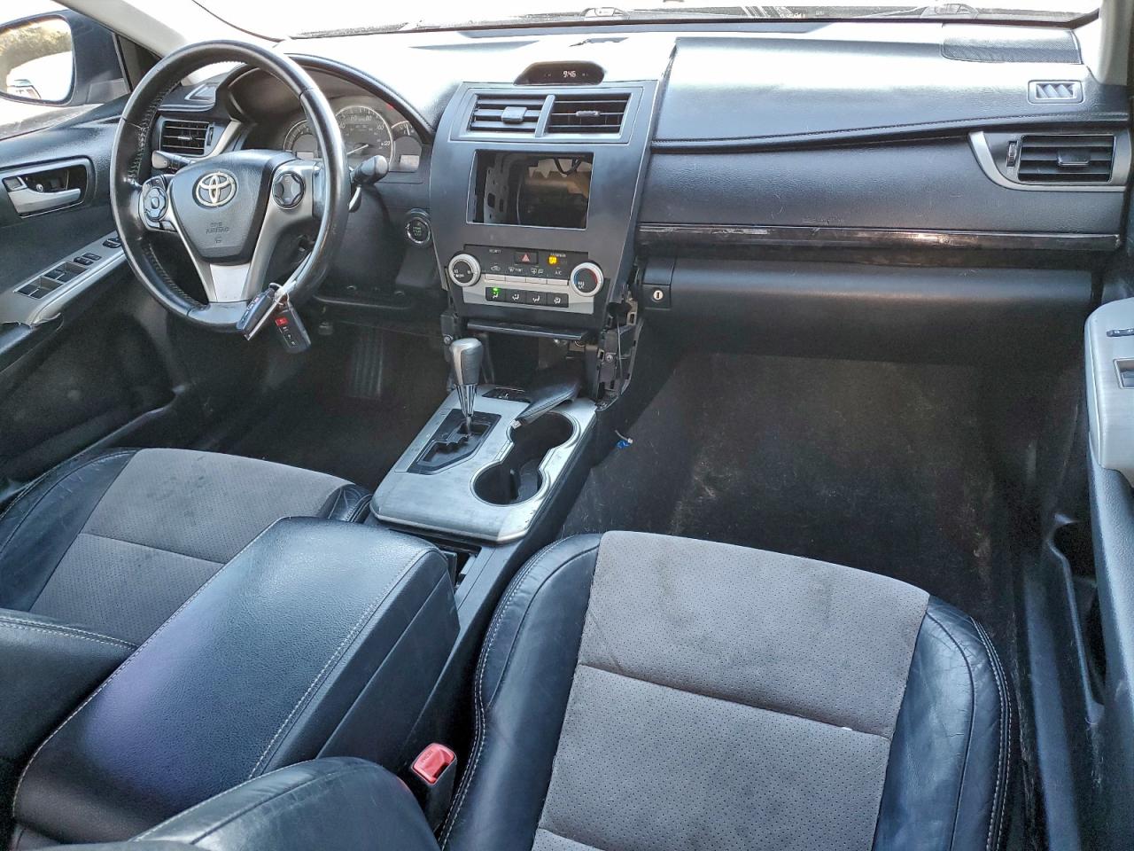 2012 TOYOTA CAMRY SE photo 8