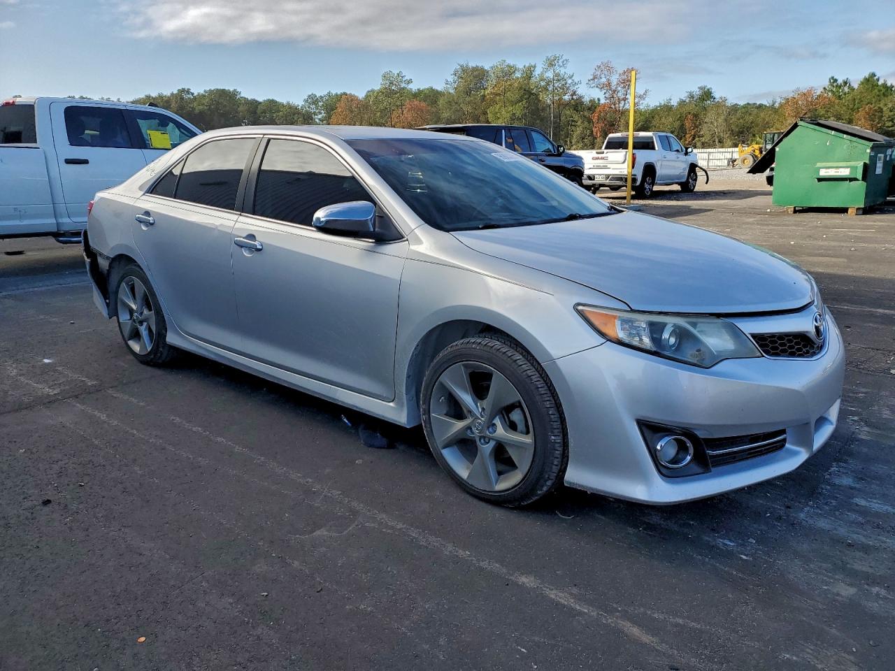 2012 TOYOTA CAMRY SE photo 4
