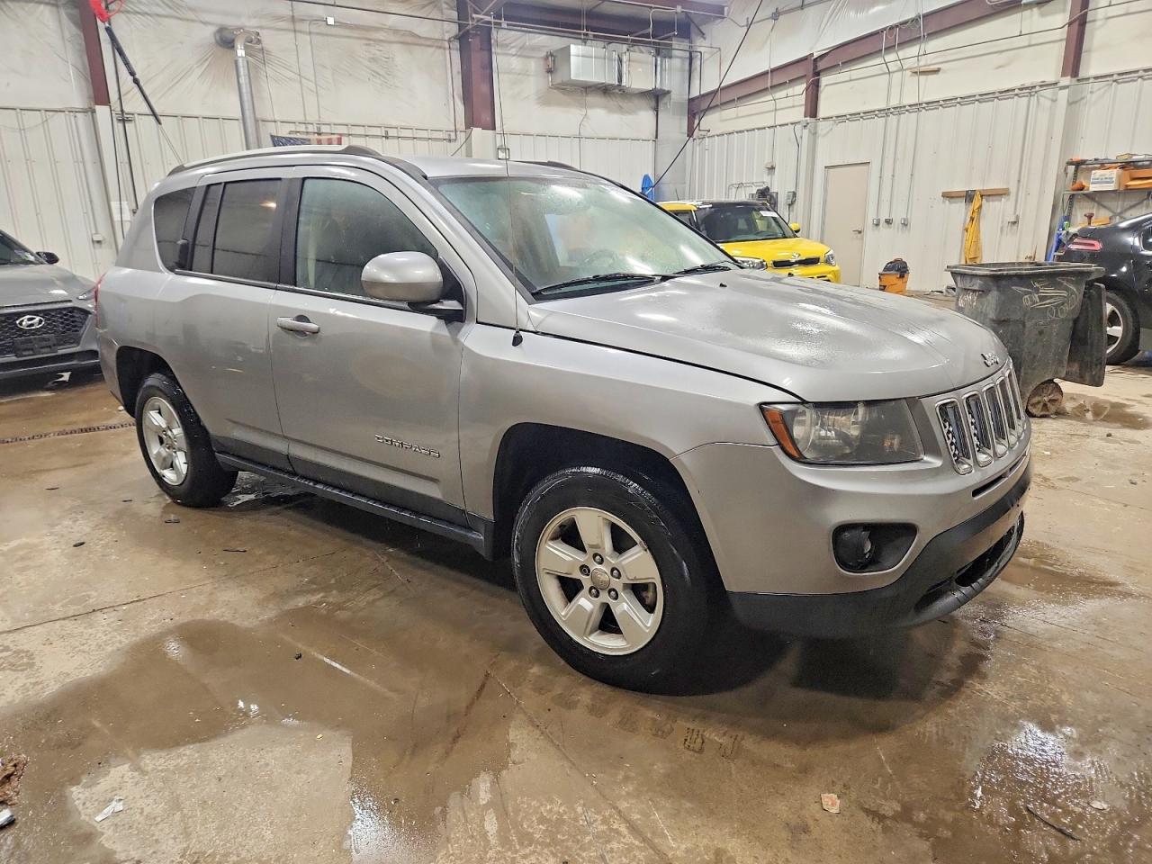 2016 JEEP COMPASS LATITUDE photo 4