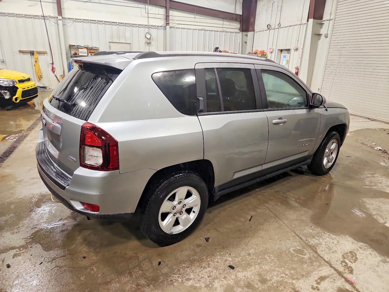2016 JEEP COMPASS LATITUDE photo 3