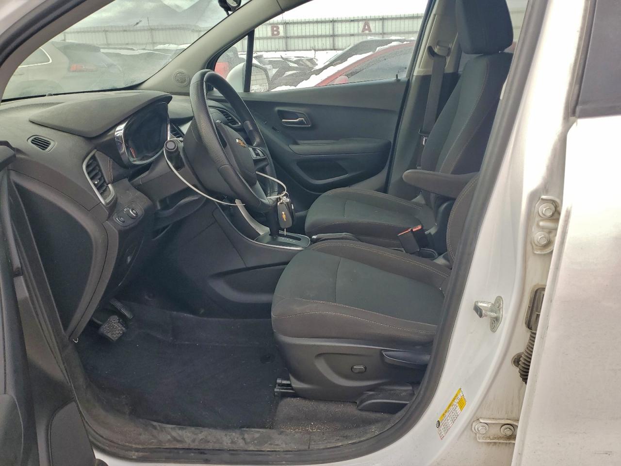 2019 CHEVROLET TRAX LS photo 7