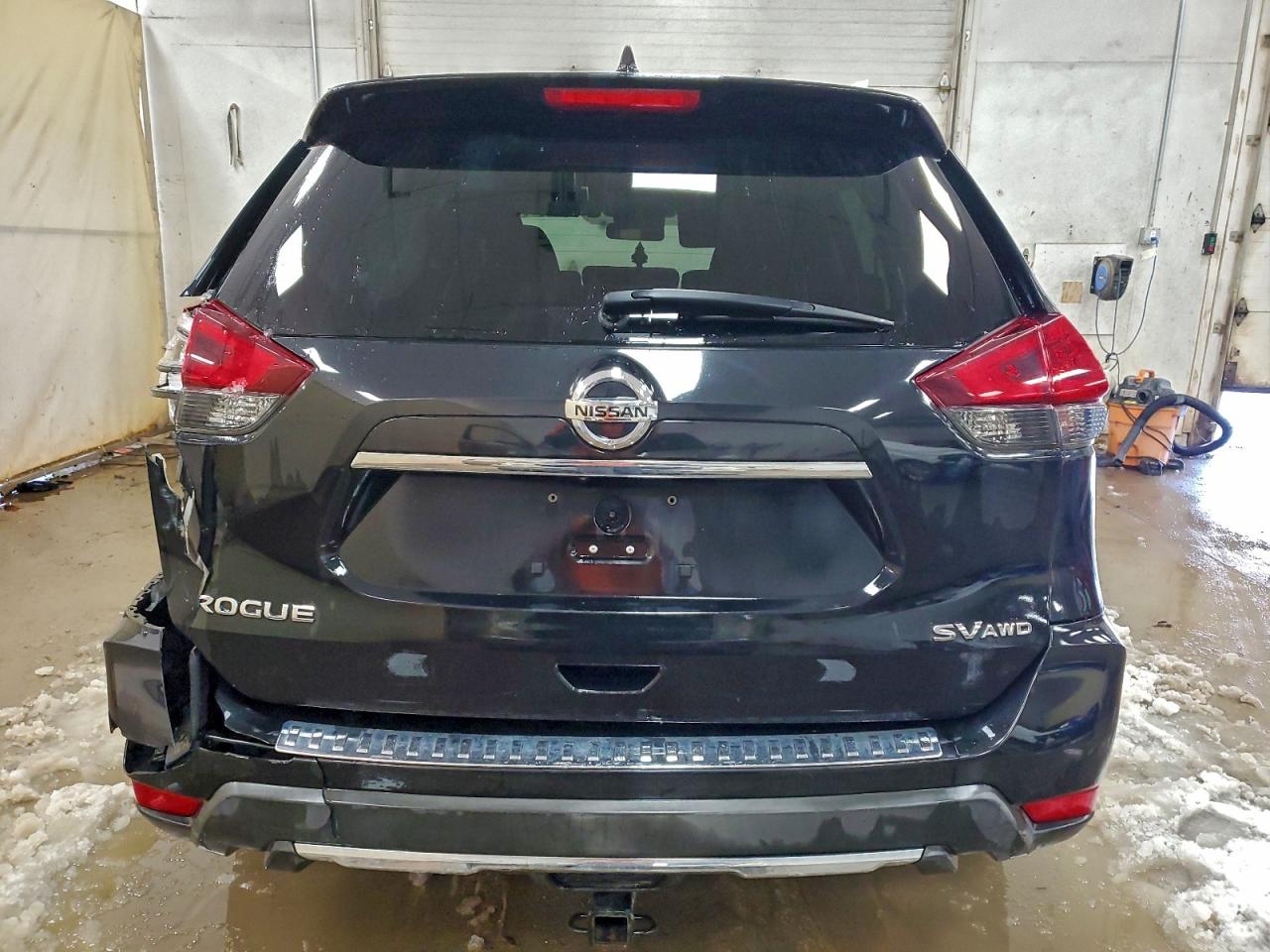 2017 NISSAN ROGUE SV photo 6