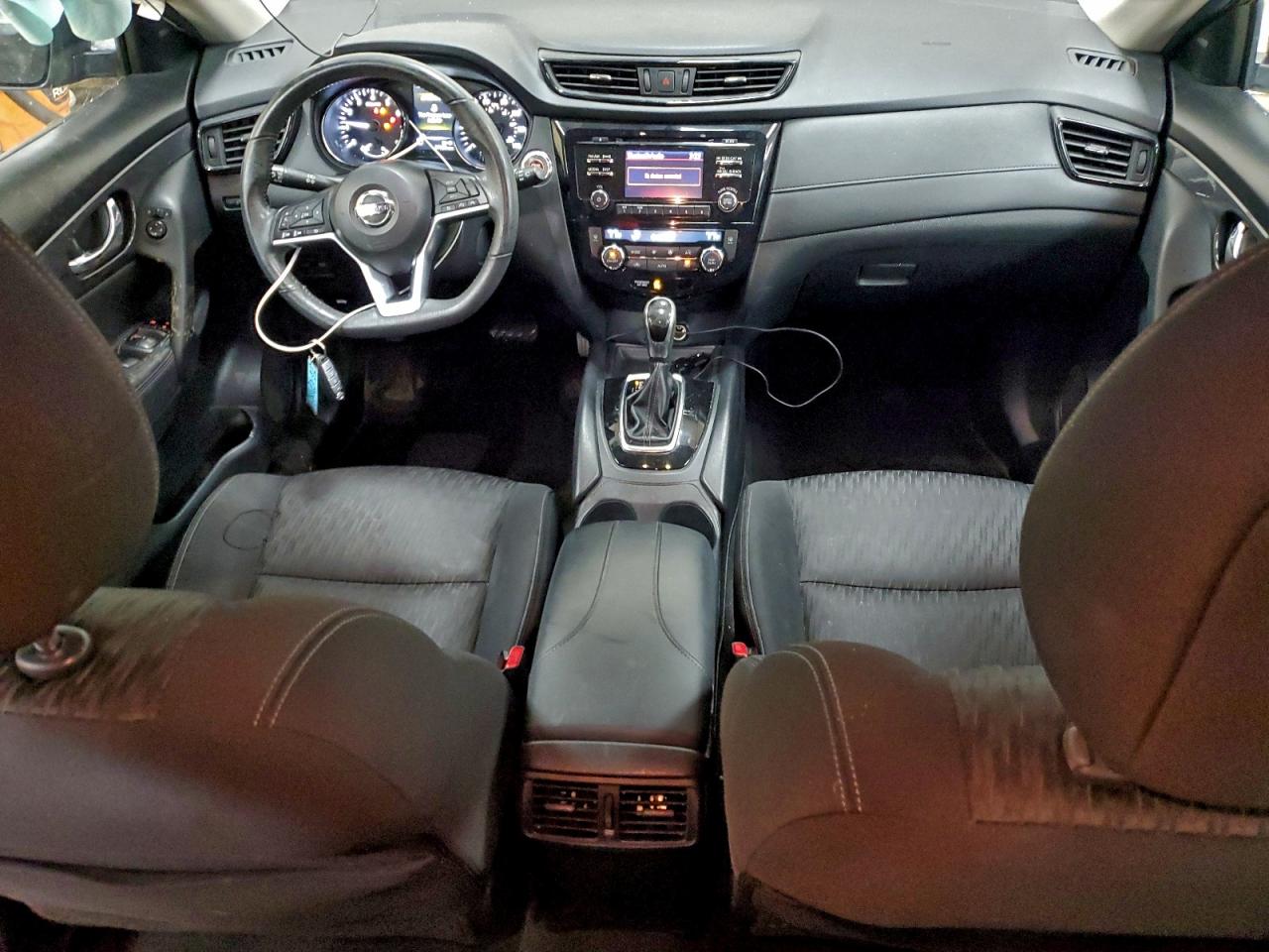 2017 NISSAN ROGUE SV photo 8