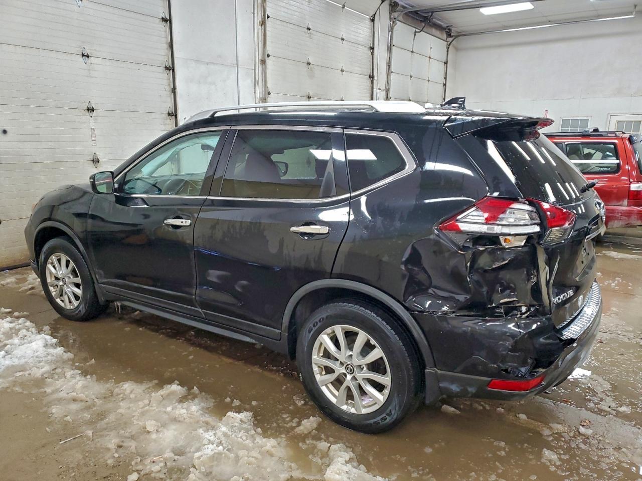 2017 NISSAN ROGUE SV photo 2