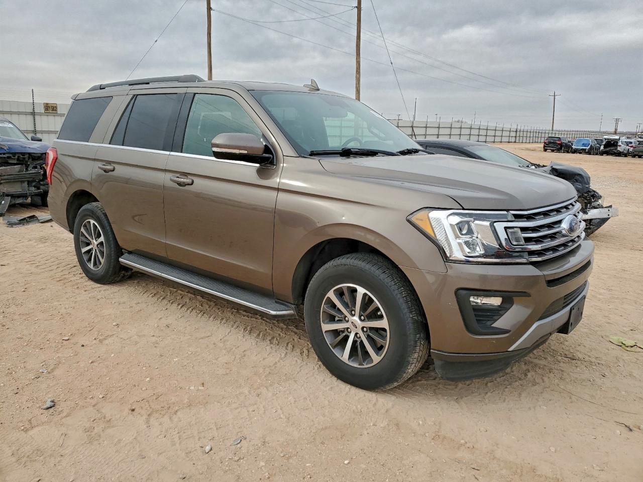 2019 FORD EXPEDITION XLT photo 4