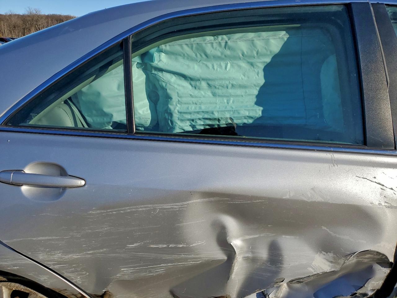 2011 TOYOTA CAMRY BASE photo 10